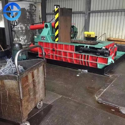 tamanho 130 Ton Pressure Hydraulic Metal Baler do pacote de 300*300mm