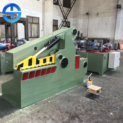 A sucata elétrica do jacaré das tesouras do corte da sucata corta o movimento conveniente