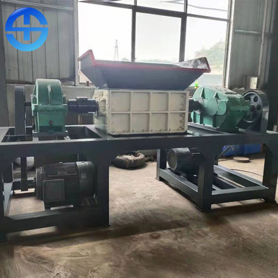 retalhadora dupla do eixo de 600kg/H 800kg/H para o poder de madeira das sobras 2*15kw