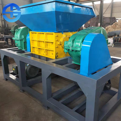 1500 Kg/H desfazem-se da máquina dobro 3000*1300*1850mm da retalhadora do eixo